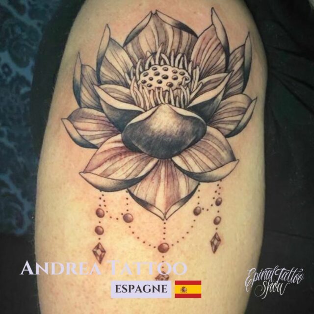 Andrea Tattoo moon - Tattoo Moon - España 1