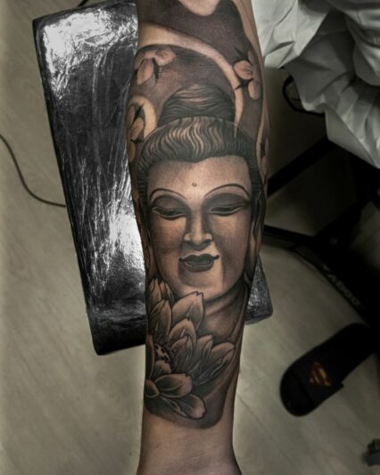 Andrea Tattoo Moon - Espagne6